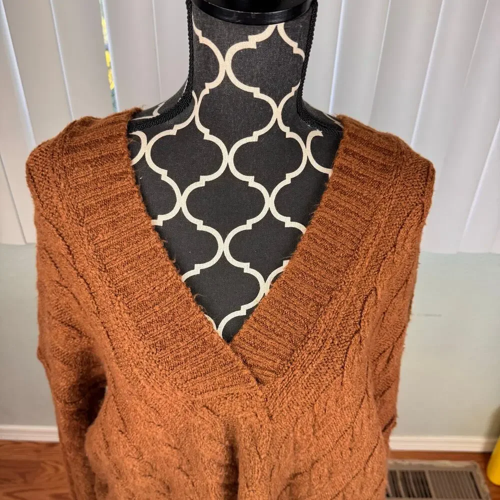 AE American Eagle Oversized Cropped Cable Knit Hoodie Sweater Sz M